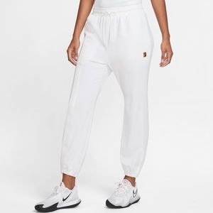Nike Pants tennis velour white nwt , pockets and zippers xs s